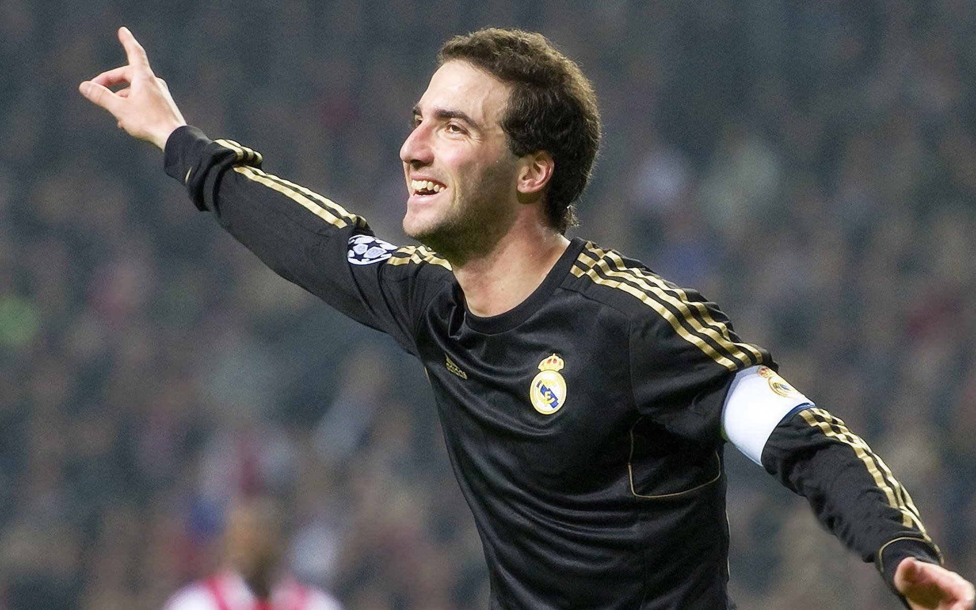 全球电竞产业蓬勃发展,中国战队再夺国际大赛冠军